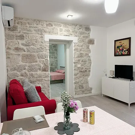 Apartment Small Escape *