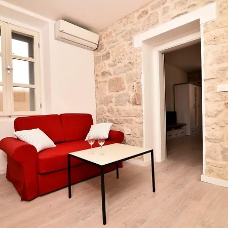 Apartment Small Escape